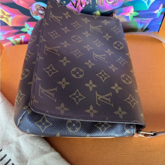Authentic Louis Vuitton Monogram Musette Tango Crossbody Bag - Picture 2 of 8